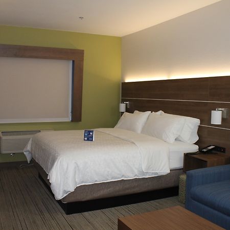 Holiday Inn Express & Suites - Tulare By Ihg Экстерьер фото