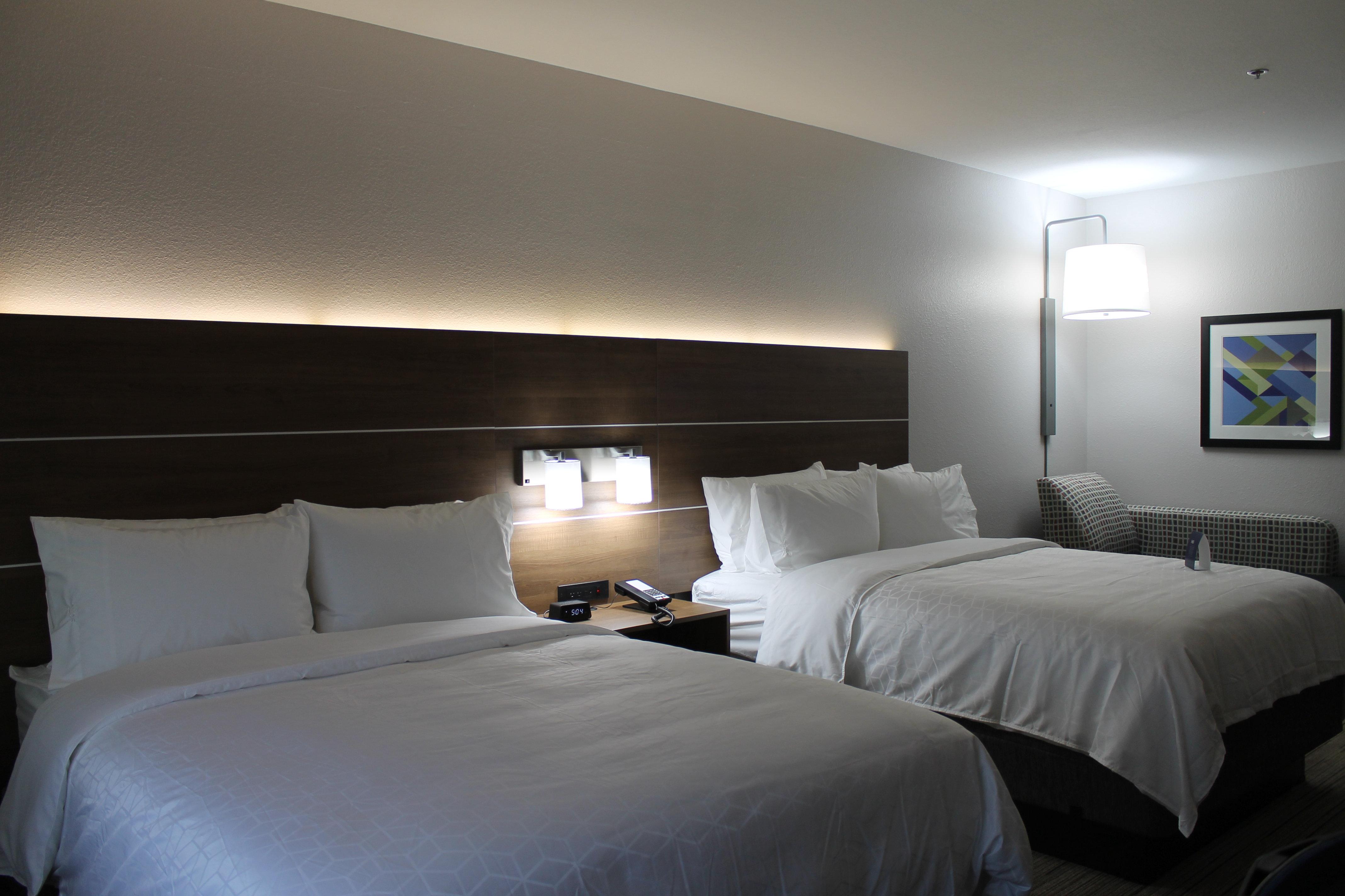 Holiday Inn Express & Suites - Tulare By Ihg Экстерьер фото