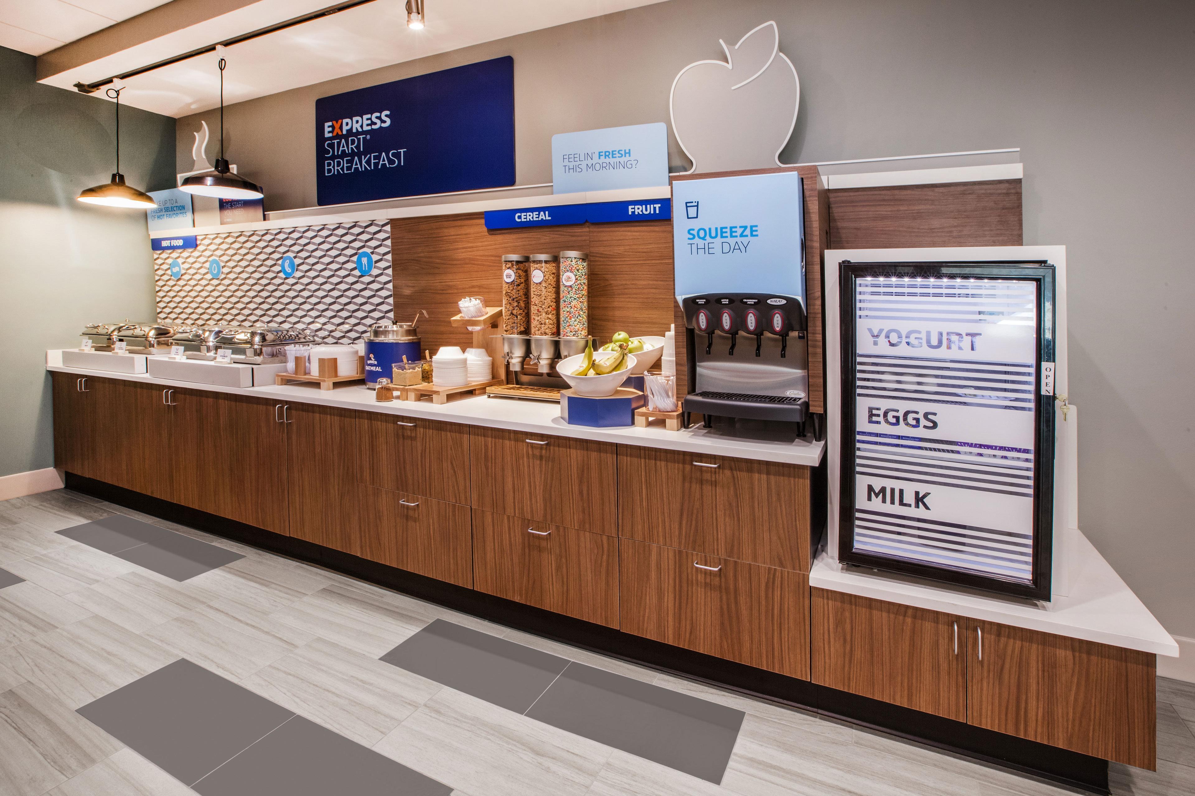 Holiday Inn Express & Suites - Tulare By Ihg Экстерьер фото