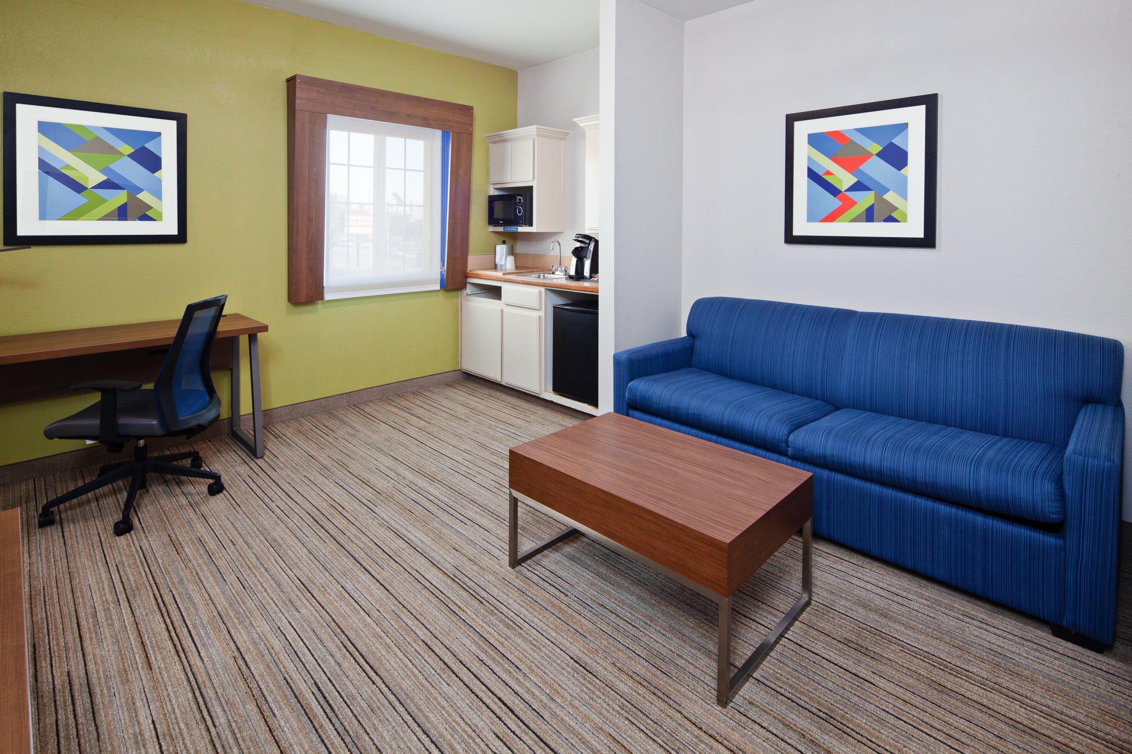 Holiday Inn Express & Suites - Tulare By Ihg Экстерьер фото