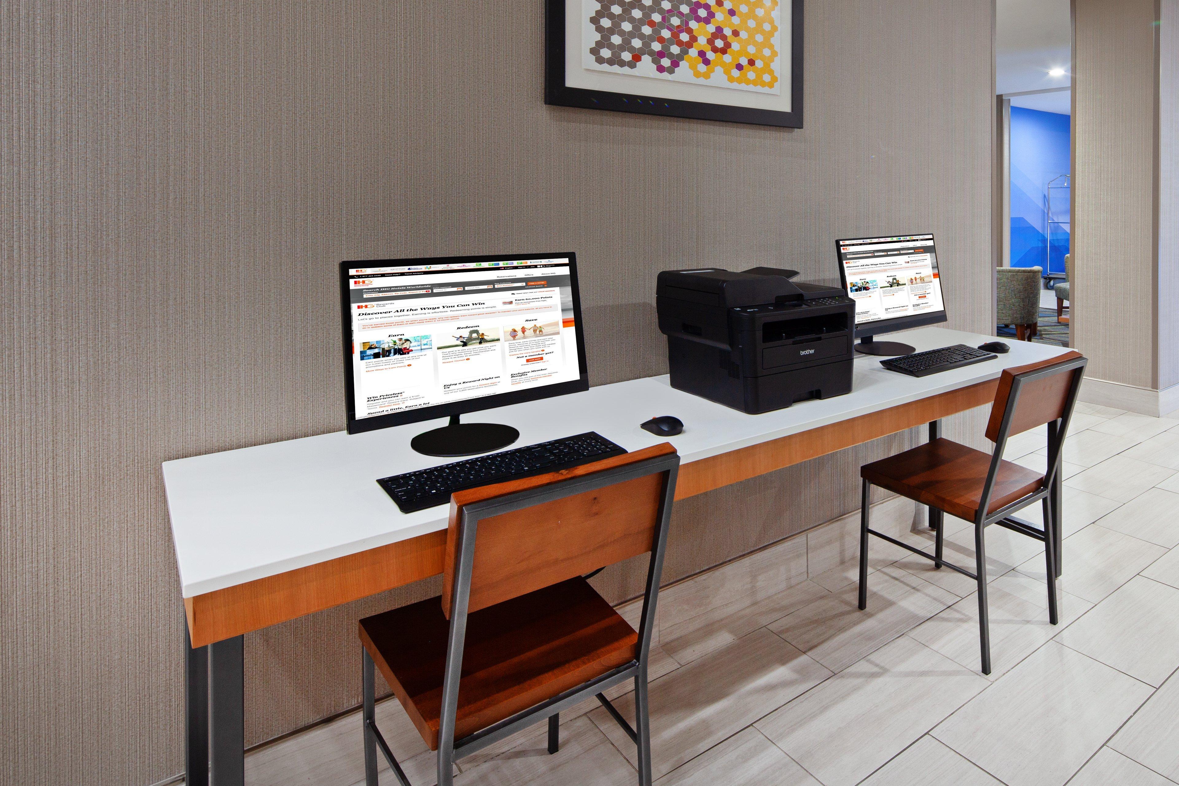 Holiday Inn Express & Suites - Tulare By Ihg Экстерьер фото